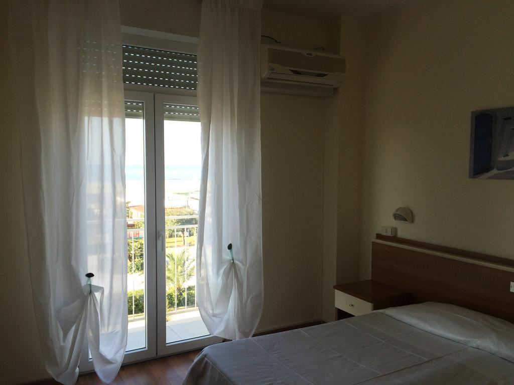 Hotel Mirage Marina di Pietrasanta Exteriör bild
