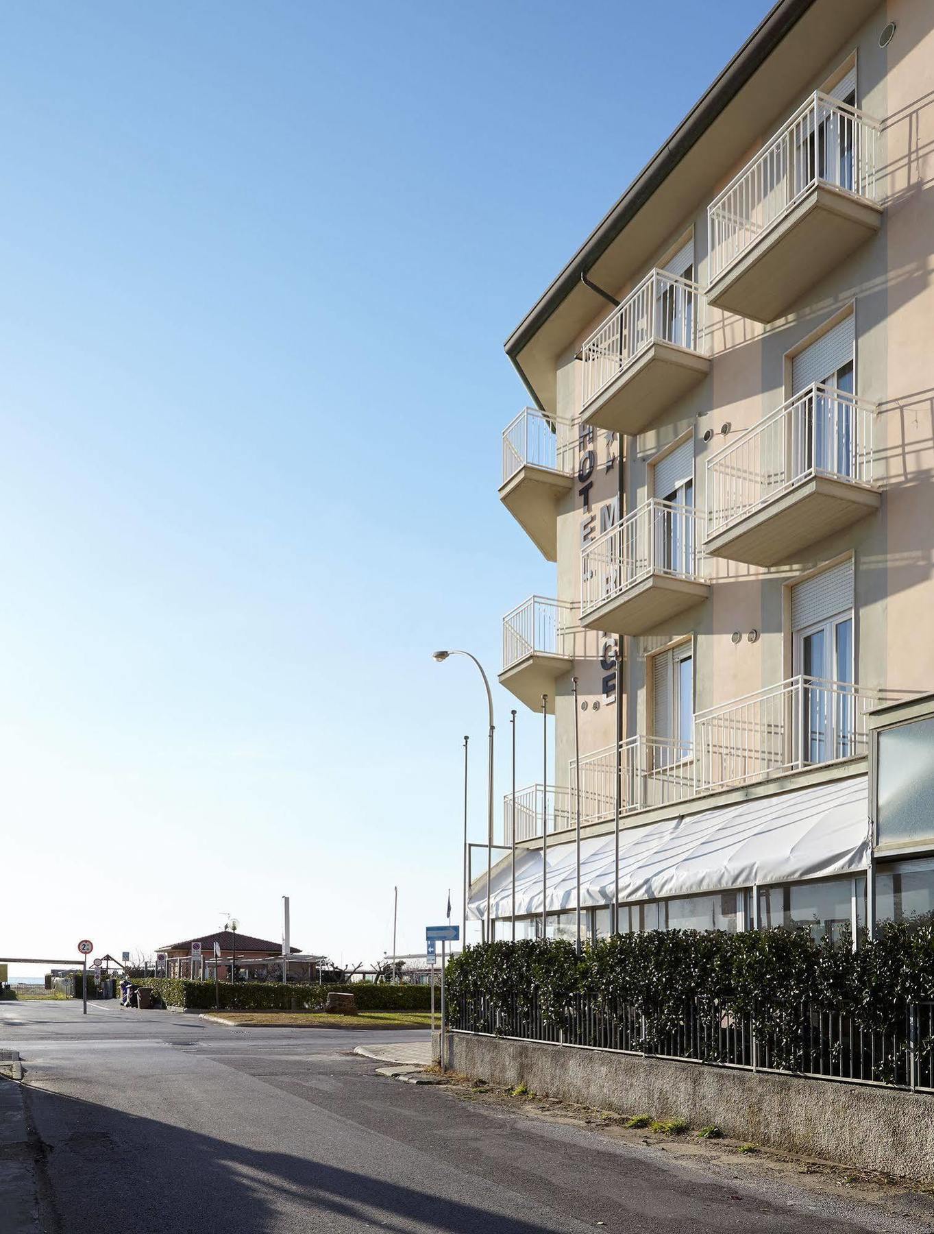 Hotel Mirage Marina di Pietrasanta Exteriör bild