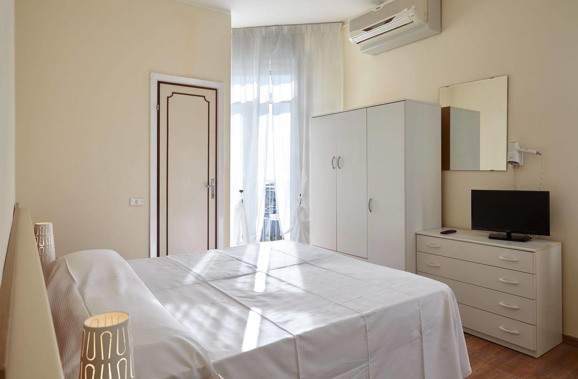 Hotel Mirage Marina di Pietrasanta Exteriör bild