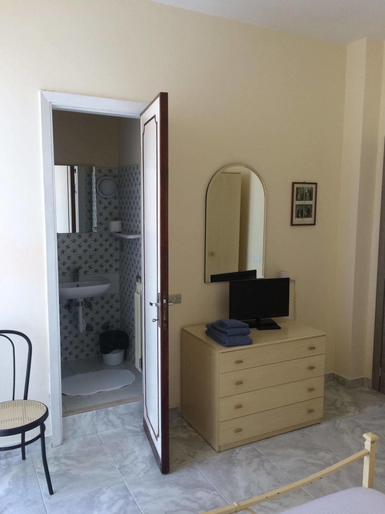 Hotel Mirage Marina di Pietrasanta Exteriör bild